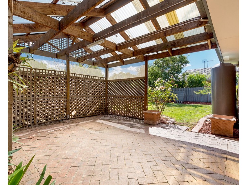 24 Matthews Crescent, Roxburgh Park VIC 3064