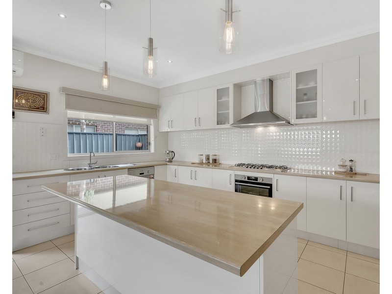 14 Brickwood Circuit, Craigieburn VIC 3064