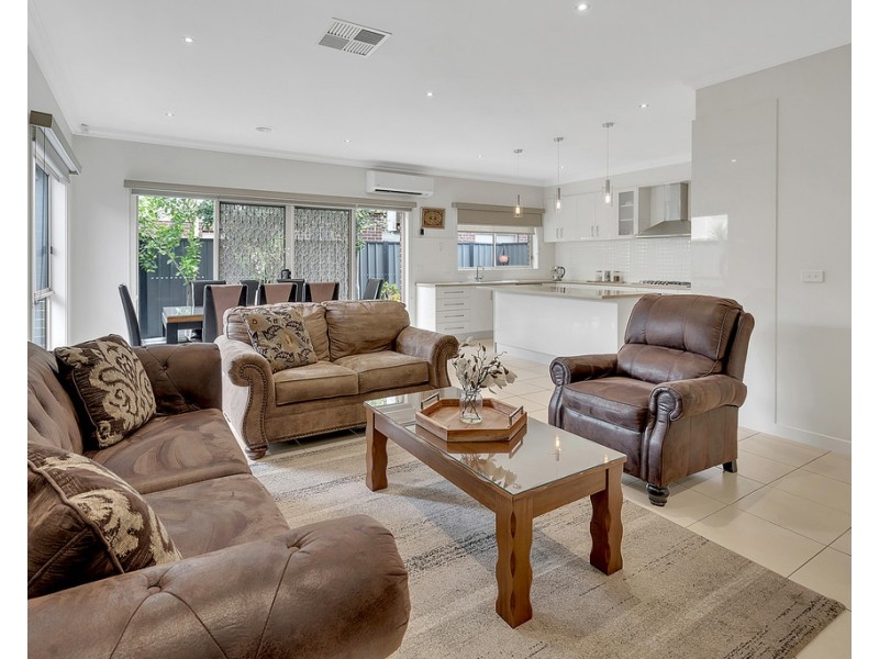14 Brickwood Circuit, Craigieburn VIC 3064