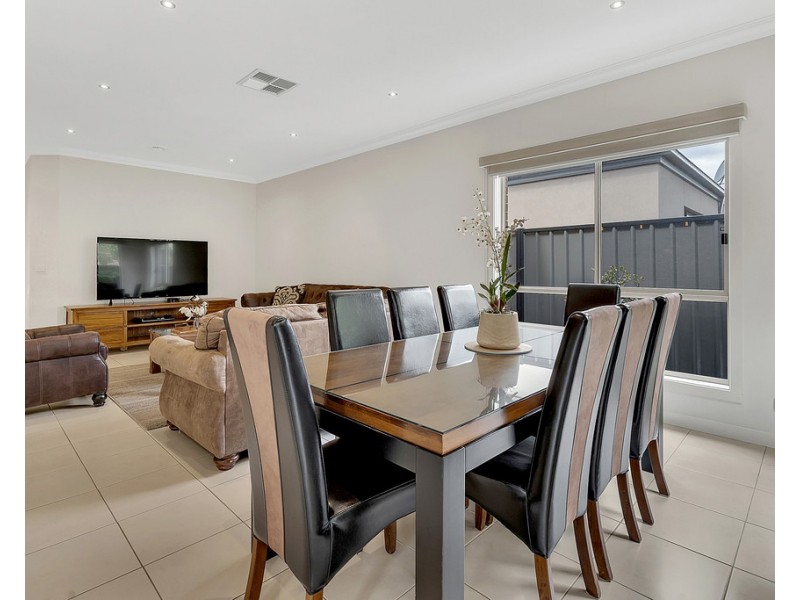 14 Brickwood Circuit, Craigieburn VIC 3064