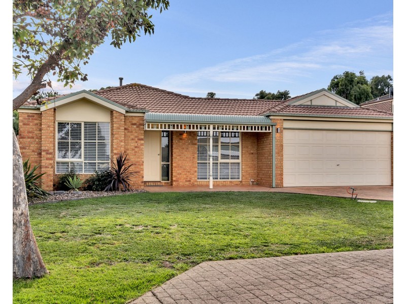 16 Heytesbury Crescent, Craigieburn VIC 3064