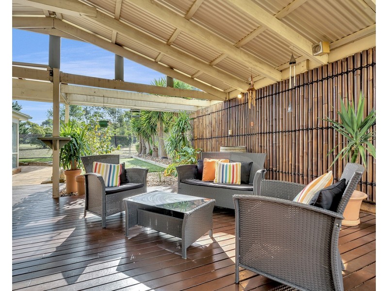 16 Heytesbury Crescent, Craigieburn VIC 3064