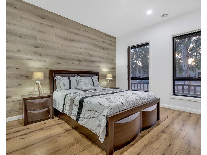 22 Clapham Way, Craigieburn VIC 3064