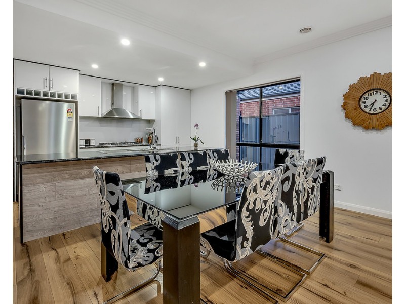 22 Clapham Way, Craigieburn VIC 3064