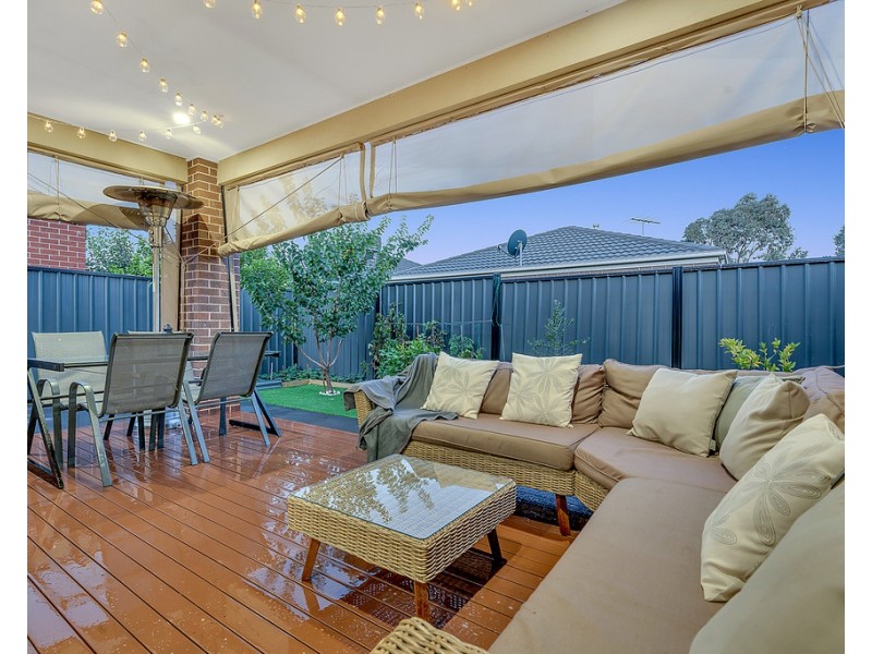 22 Clapham Way, Craigieburn VIC 3064