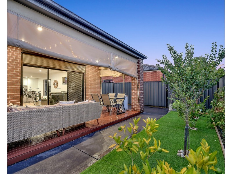 22 Clapham Way, Craigieburn VIC 3064
