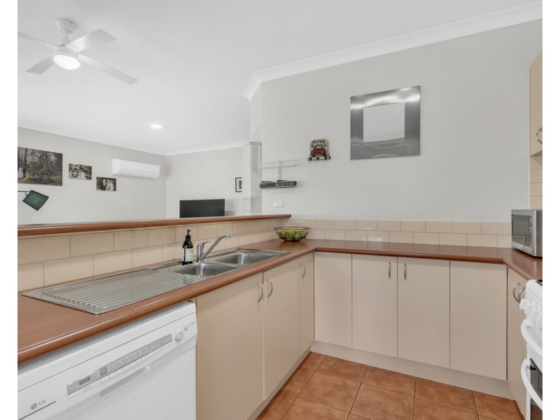 4 Woodbine Close, Craigieburn VIC 3064