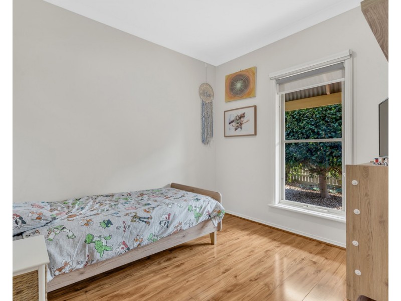 4 Woodbine Close, Craigieburn VIC 3064