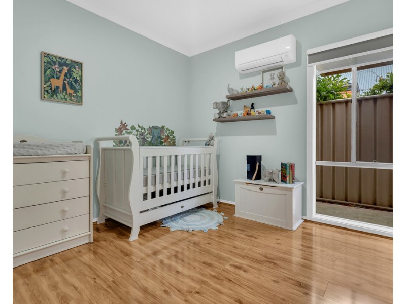4 Woodbine Close, Craigieburn VIC 3064