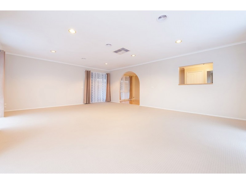 16 Grinstead Court, Craigieburn VIC 3064