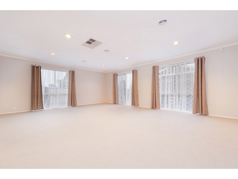 16 Grinstead Court, Craigieburn VIC 3064