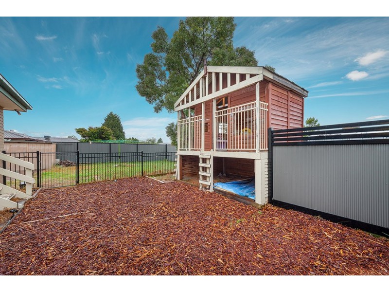 16 Grinstead Court, Craigieburn VIC 3064