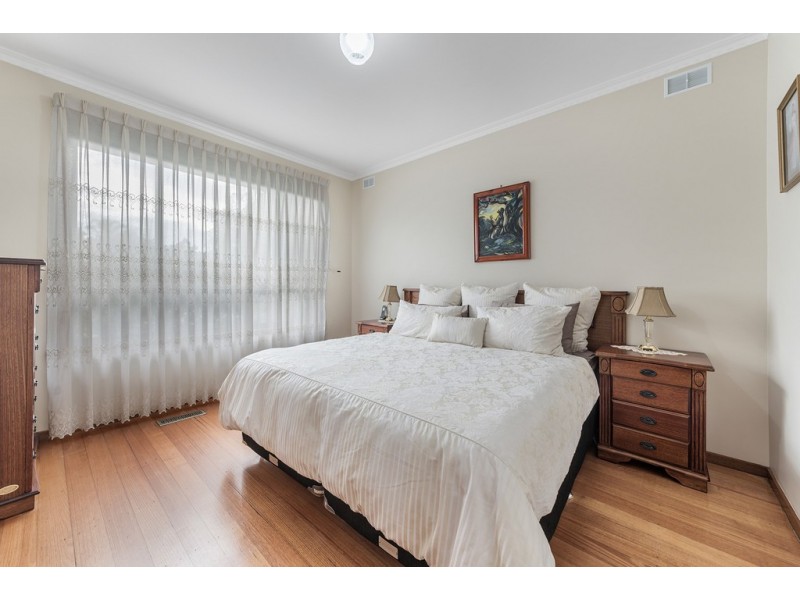 5 Peterlee Court, Craigieburn VIC 3064