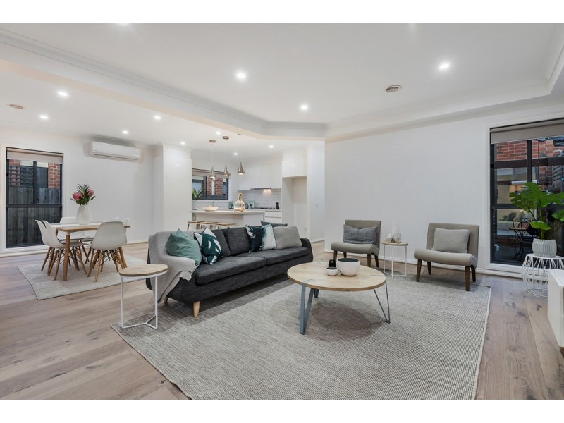 22 Thames Way, Roxburgh Park VIC 3064