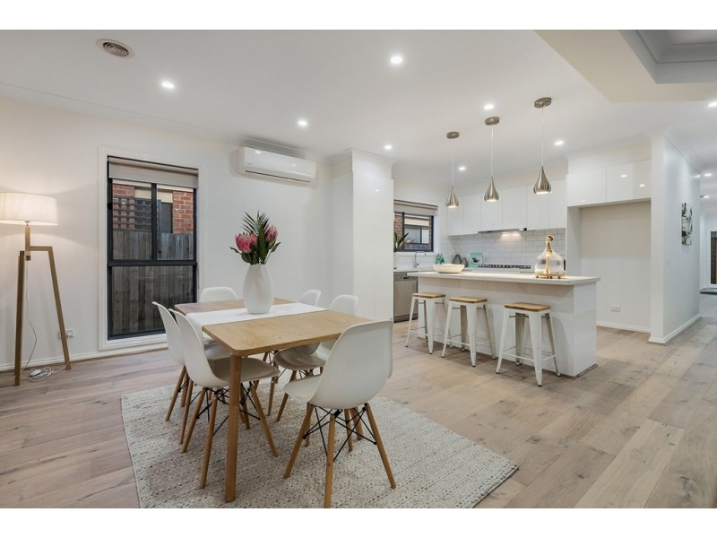 22 Thames Way, Roxburgh Park VIC 3064