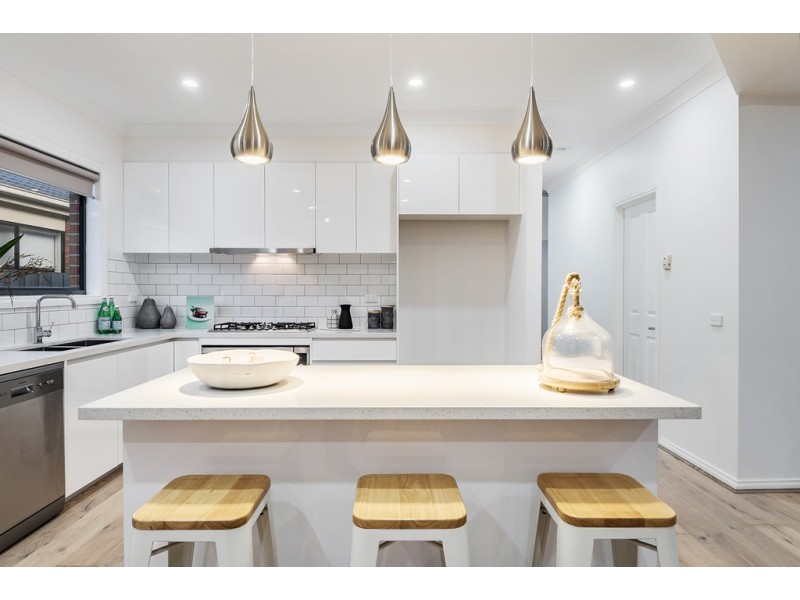 22 Thames Way, Roxburgh Park VIC 3064