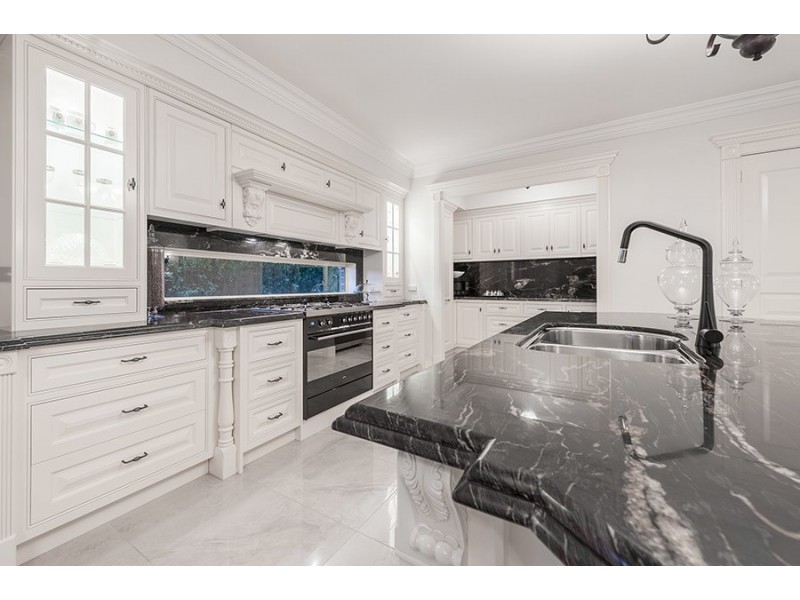 3 Hedges Street, Craigieburn VIC 3064