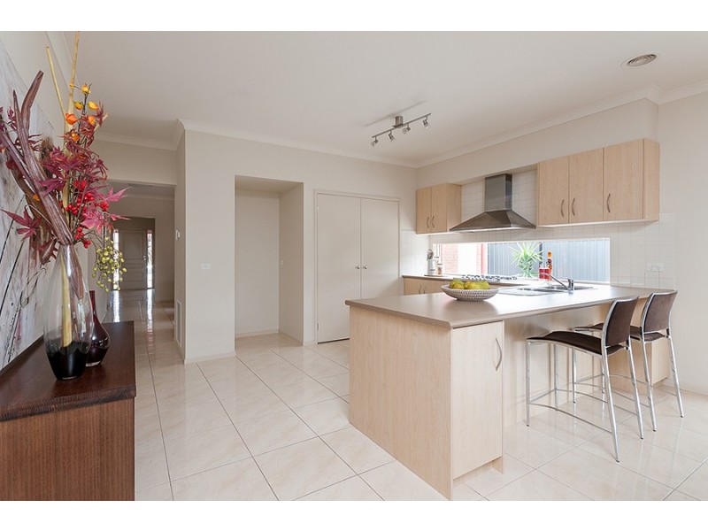 25 Cheltenham Close, Craigieburn VIC 3064