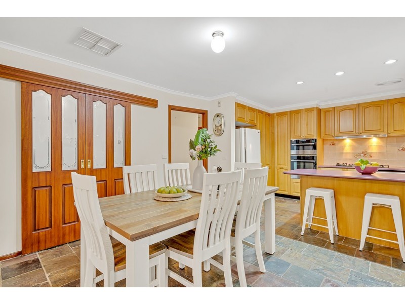 15 Balcombe Court, Craigieburn VIC 3064