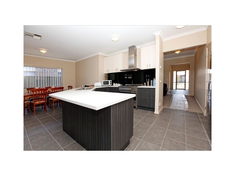 41 Brummel Street, Craigieburn VIC 3064