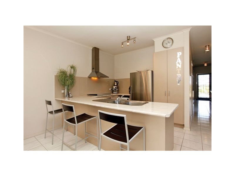 30 Hoxton Crescent, Craigieburn VIC 3064