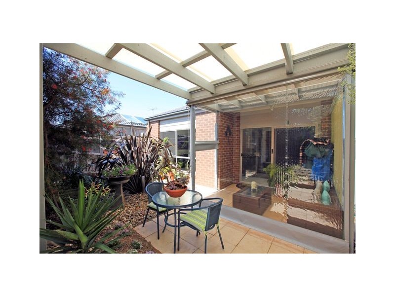 30 Hoxton Crescent, Craigieburn VIC 3064