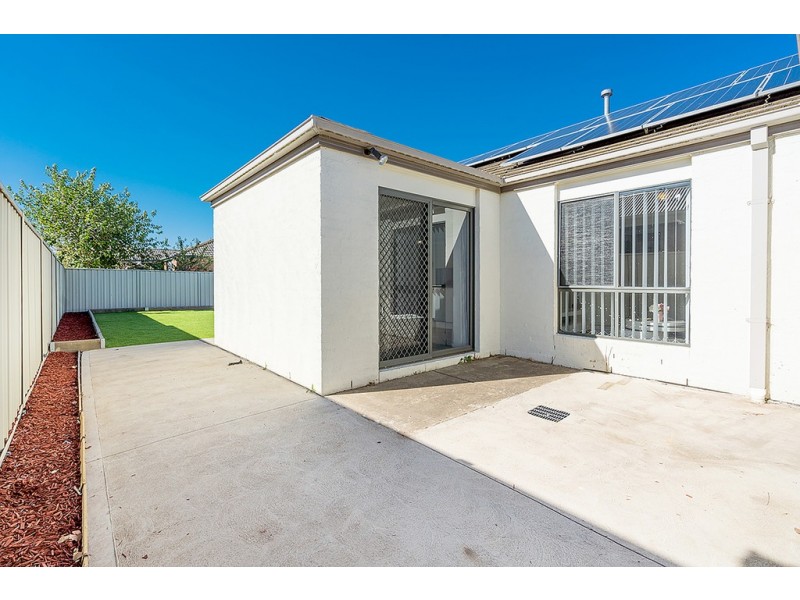 8 Eastwood Place, Craigieburn VIC 3064