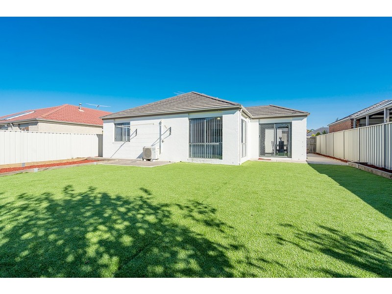 8 Eastwood Place, Craigieburn VIC 3064