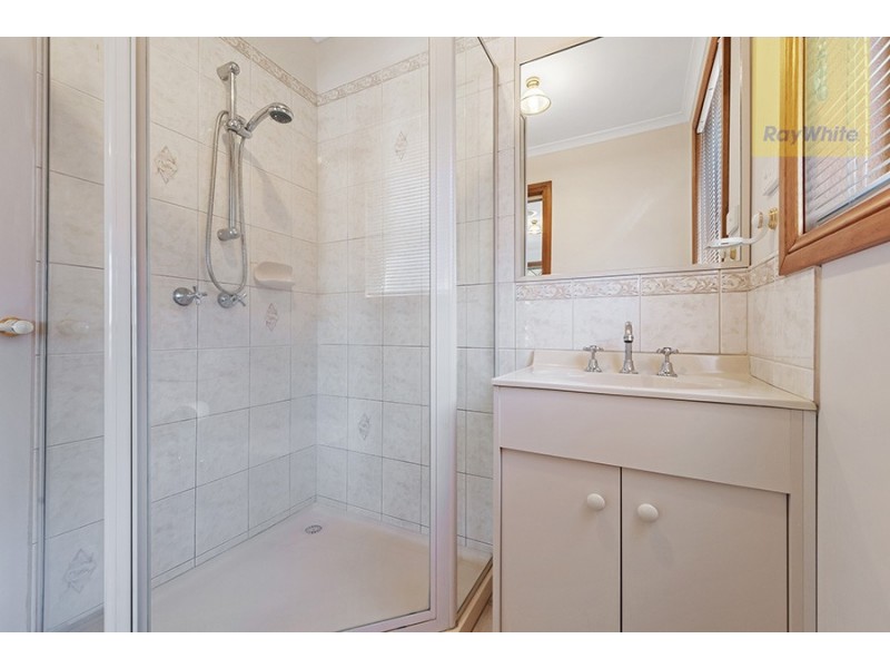 11 Smeaton Court, Craigieburn VIC 3064