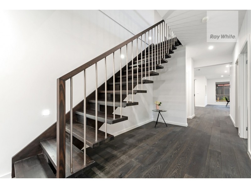 5 Freshwater Drive, Craigieburn VIC 3064