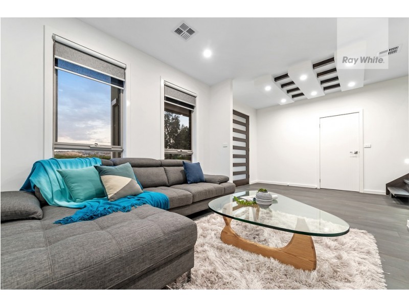 5 Freshwater Drive, Craigieburn VIC 3064