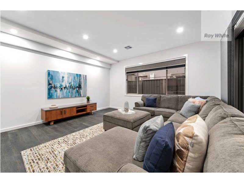 5 Freshwater Drive, Craigieburn VIC 3064