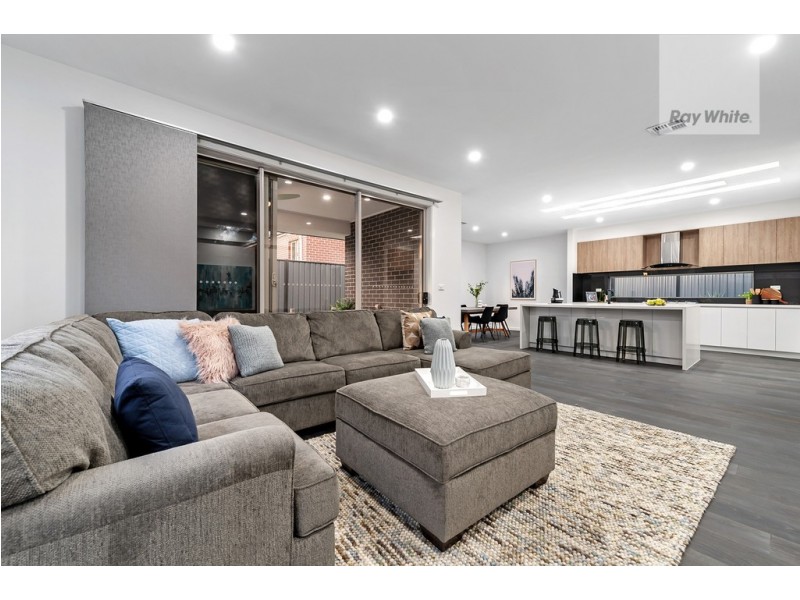 5 Freshwater Drive, Craigieburn VIC 3064