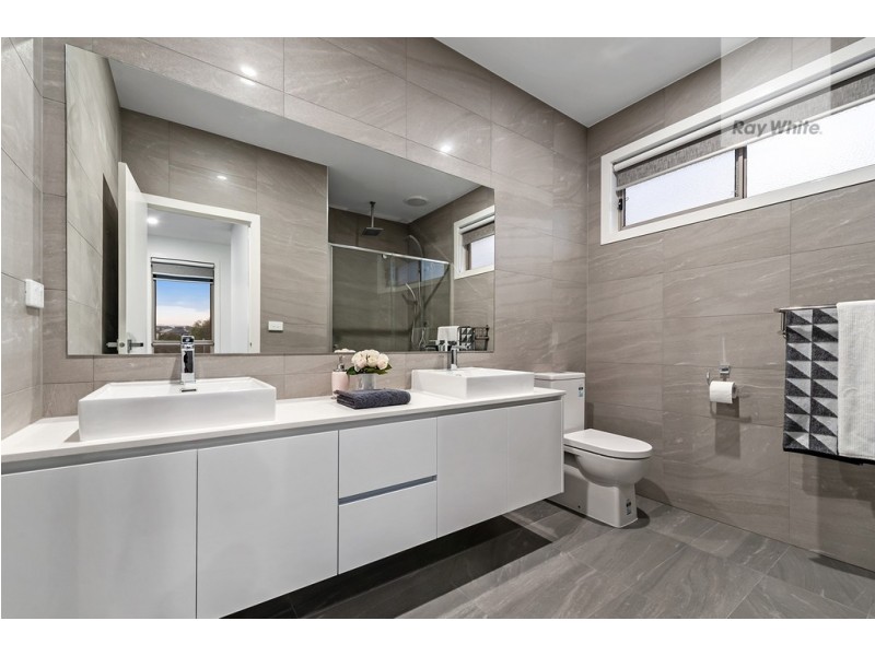 5 Freshwater Drive, Craigieburn VIC 3064