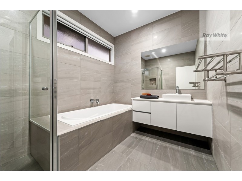 5 Freshwater Drive, Craigieburn VIC 3064