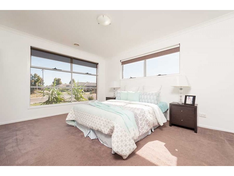 18 Millstream Pass, Craigieburn VIC 3064