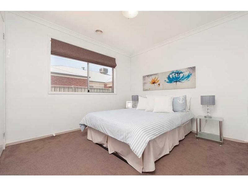 18 Millstream Pass, Craigieburn VIC 3064