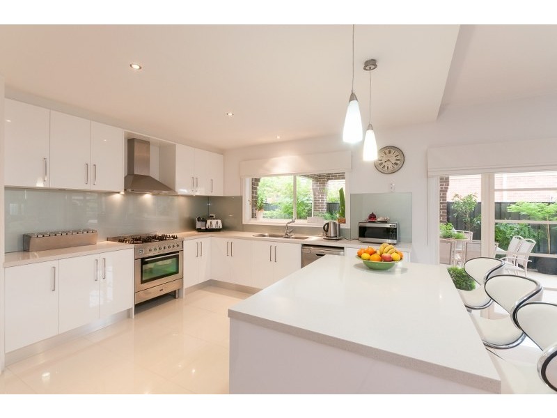 6 Cheltenham Close, Craigieburn VIC 3064