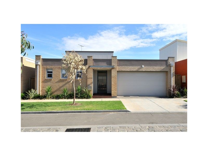 6 Thirlestane Place, Craigieburn VIC 3064