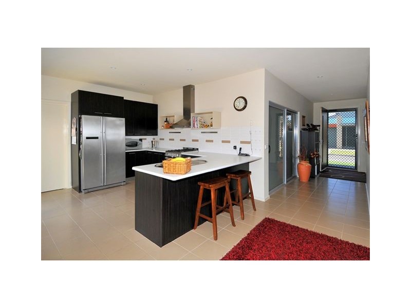 6 Thirlestane Place, Craigieburn VIC 3064
