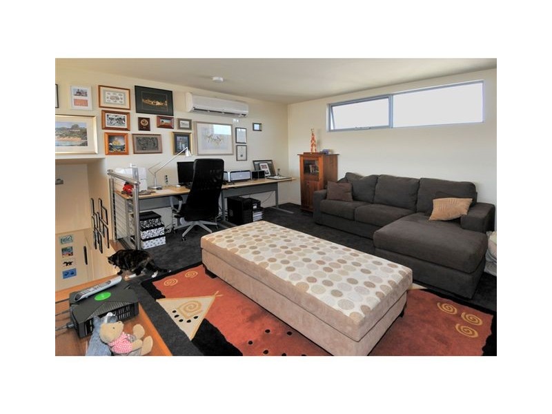 6 Thirlestane Place, Craigieburn VIC 3064