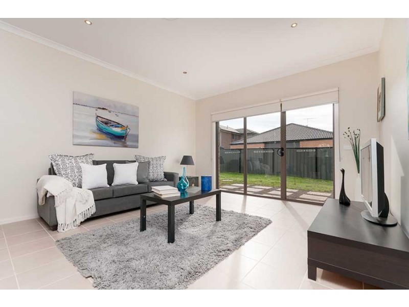 24 Thorngrove Avenue, Craigieburn VIC 3064
