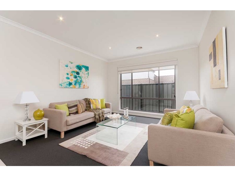 24 Thorngrove Avenue, Craigieburn VIC 3064