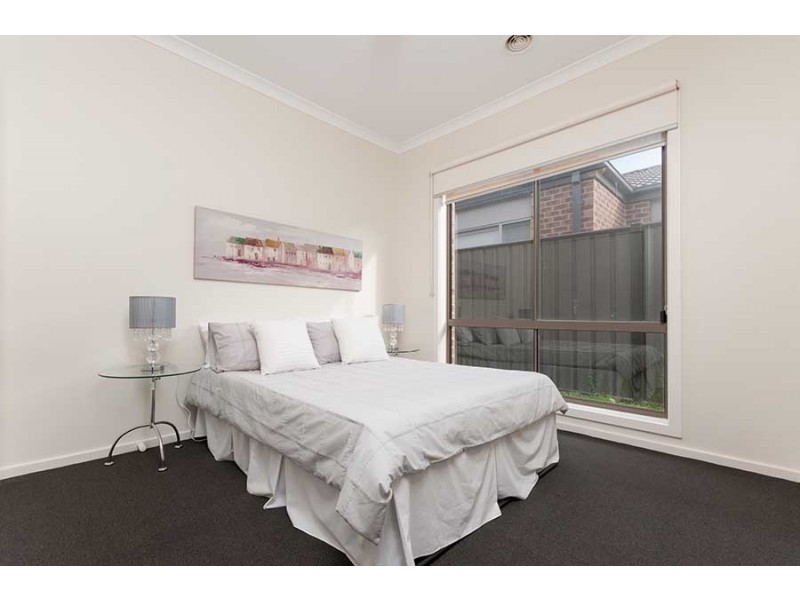 24 Thorngrove Avenue, Craigieburn VIC 3064