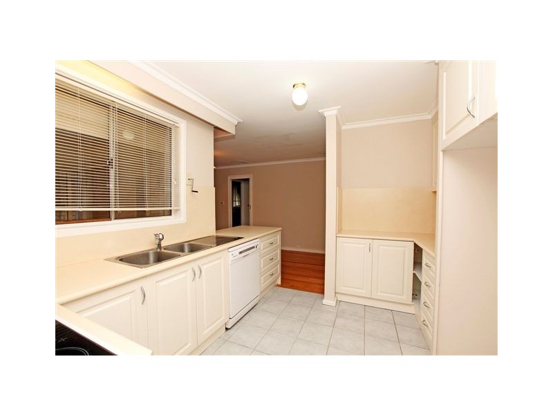 9 Wattleglen Street, Craigieburn VIC 3064