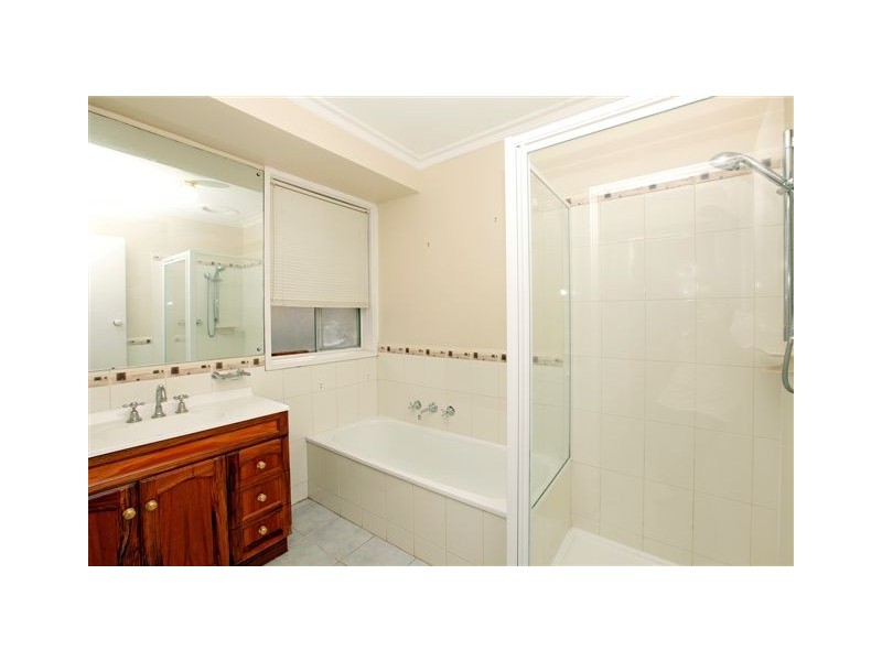 9 Wattleglen Street, Craigieburn VIC 3064