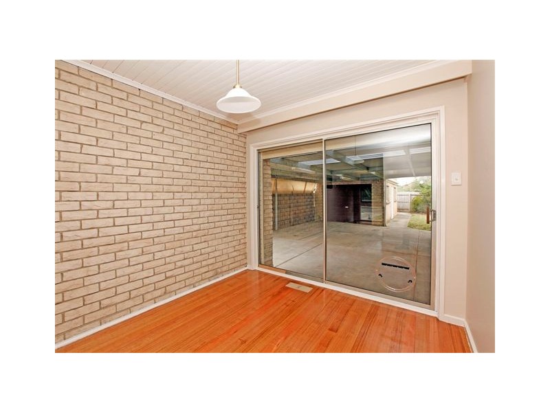 9 Wattleglen Street, Craigieburn VIC 3064