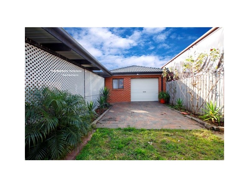 32 Amesbury Avenue, Craigieburn VIC 3064