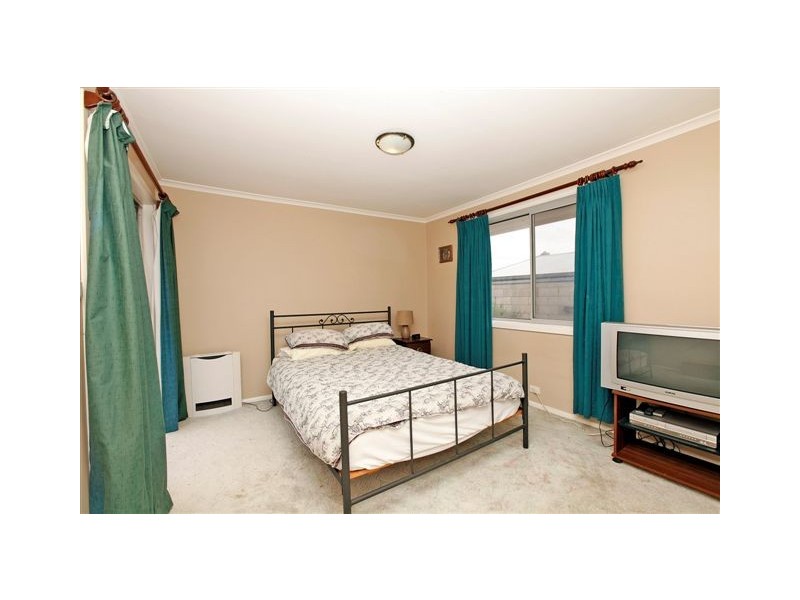 42 Field Street, Craigieburn VIC 3064