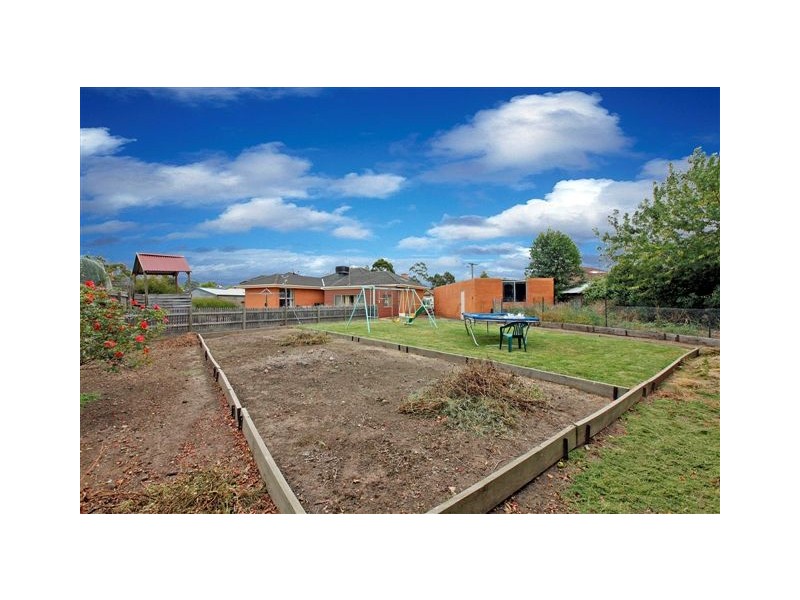 42 Field Street, Craigieburn VIC 3064